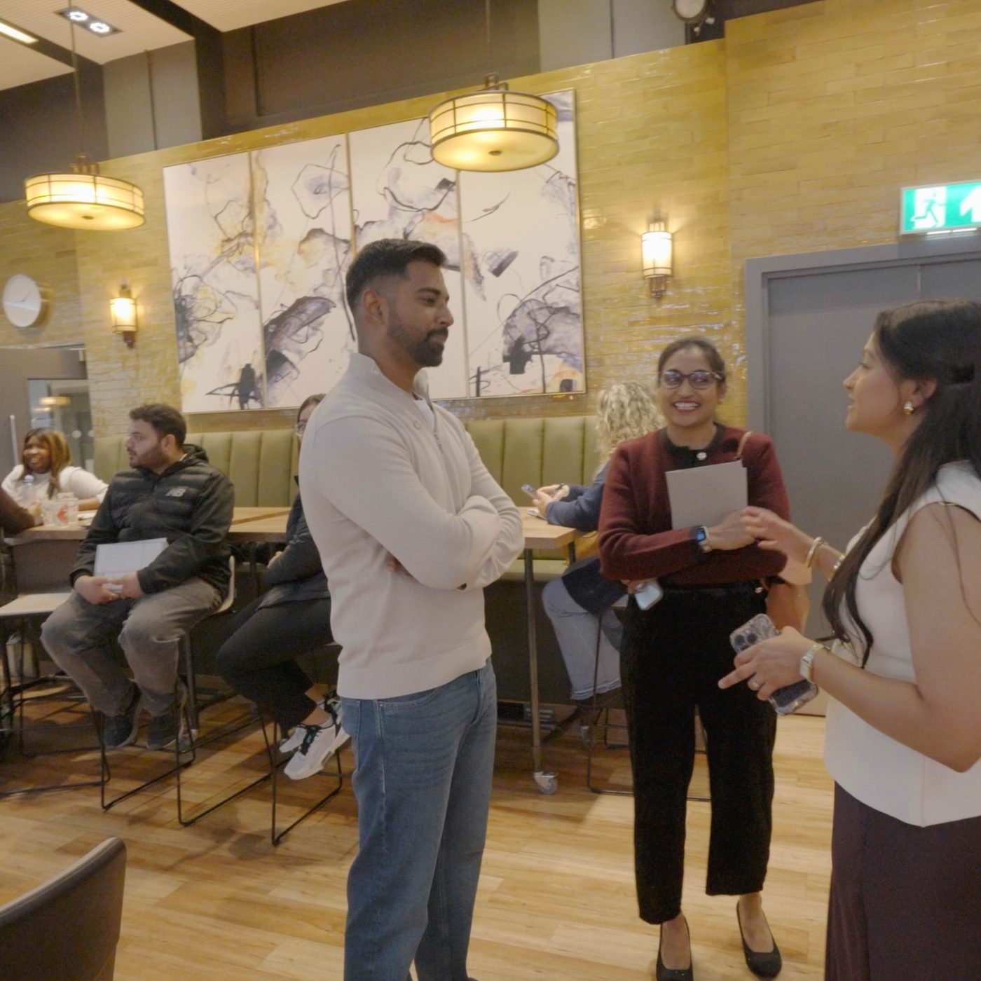 Jatz talking with members